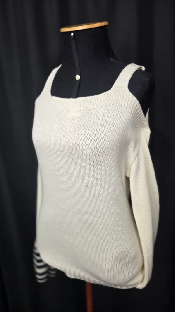 BLUSA EM TRICOT (UN)