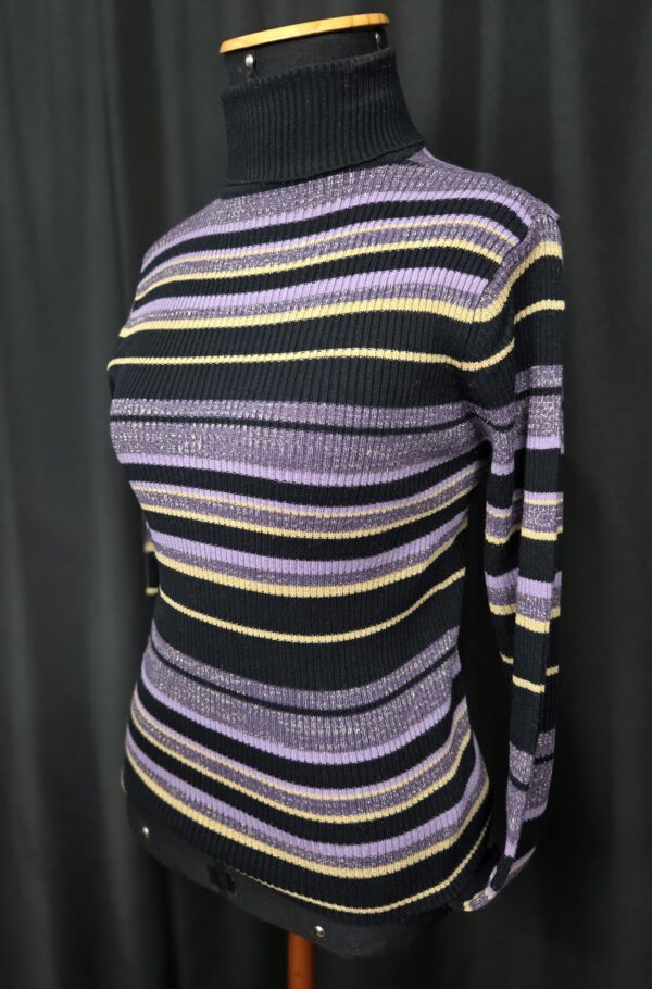 BLUSA EM TRICOT (UN)