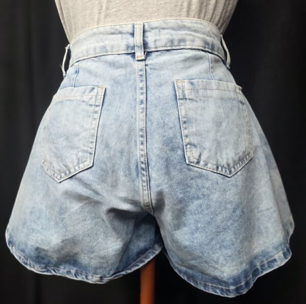 SHORTS JEANS GRIFITI (M) - Imagem 3