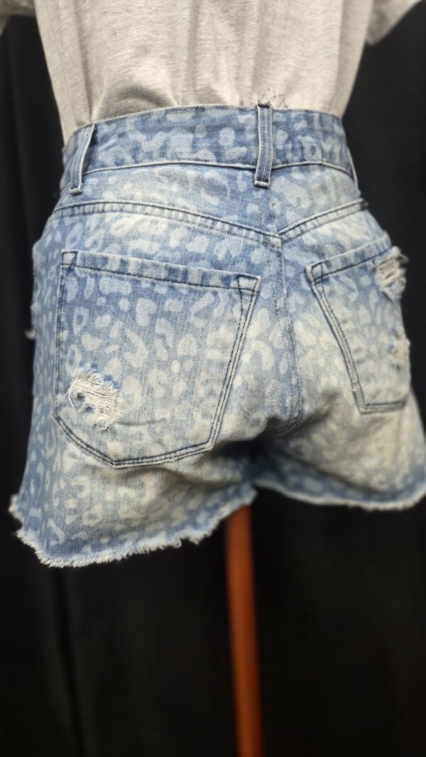 SHORTS JEANS LE LIS BLANC (M) - Imagem 3