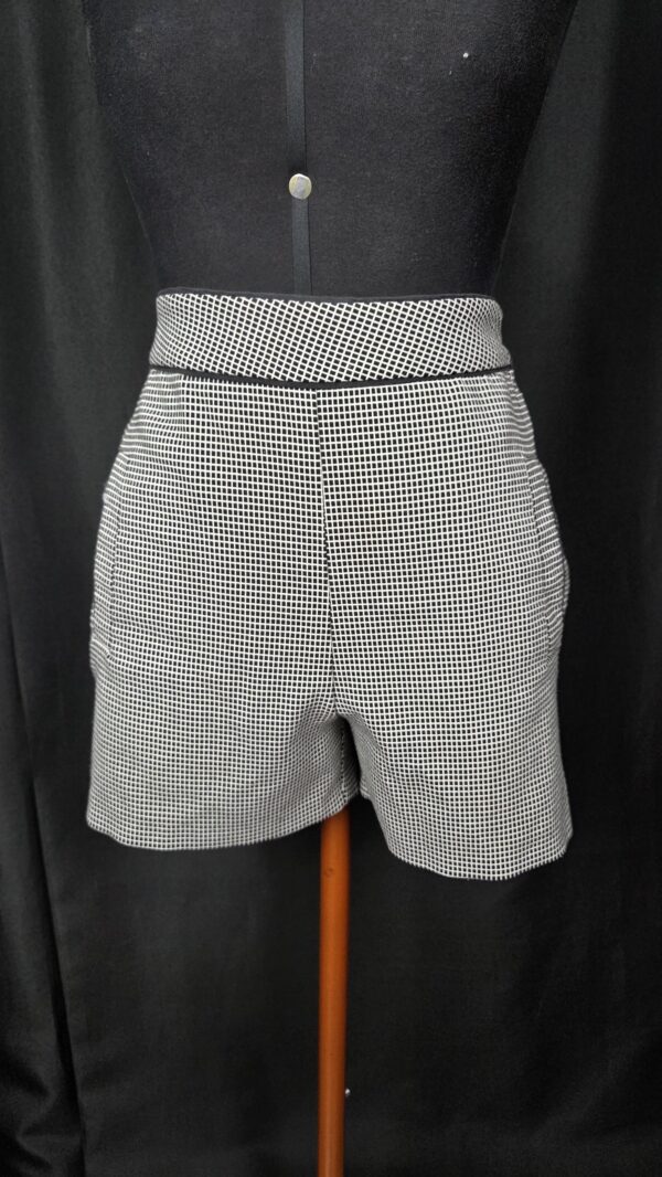 SHORTS ALFAIATARIA ZARA (M)
