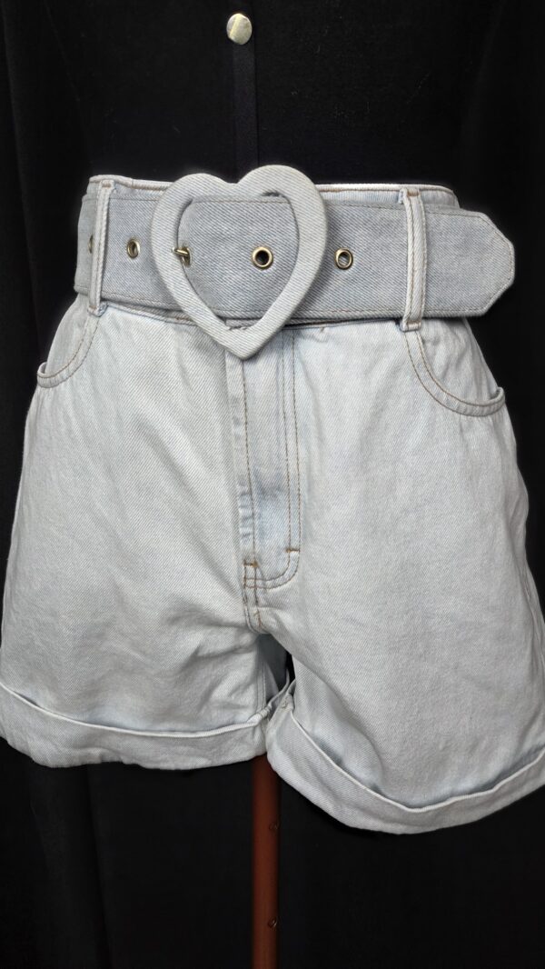 SHORTS A COLLECTION (M) - Imagem 2